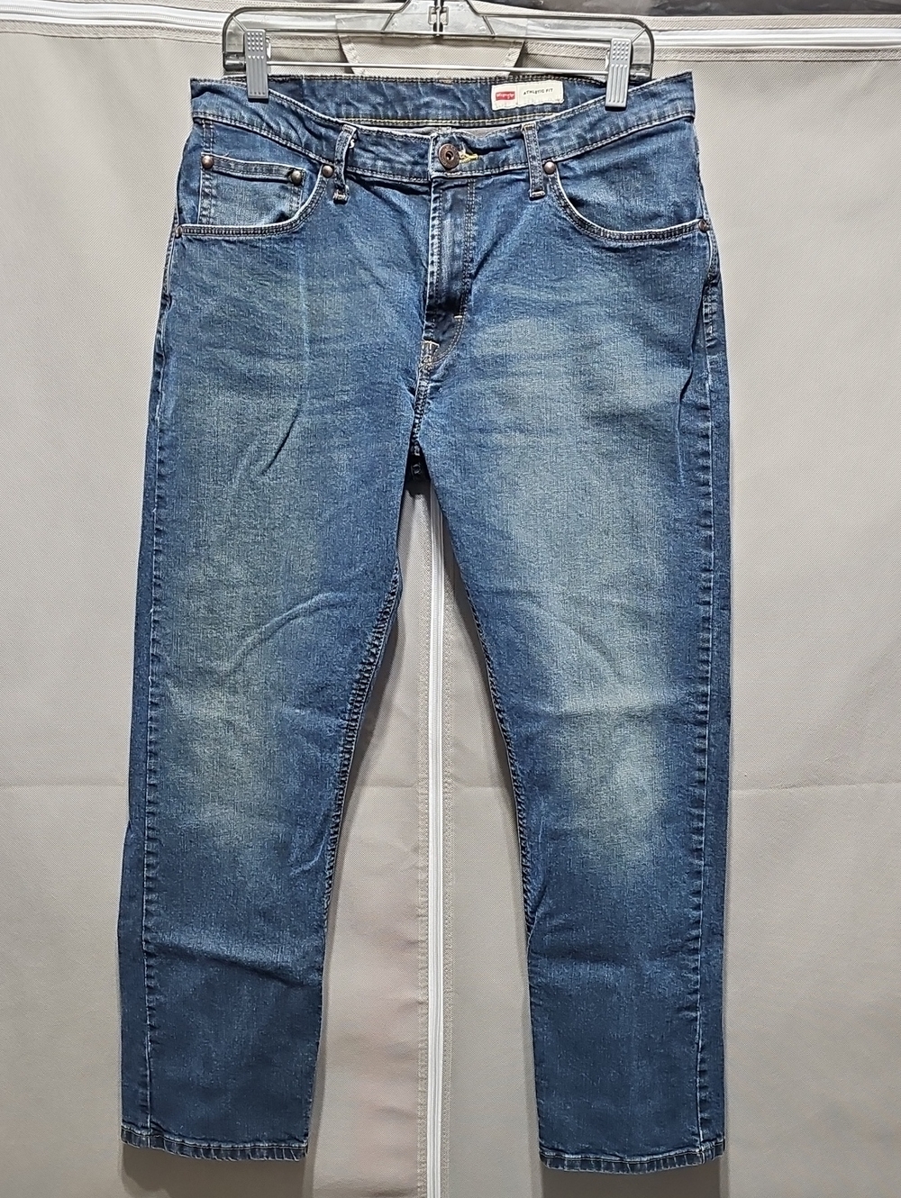 Wrangler Men's Slim Straight Medium Blue Jeans